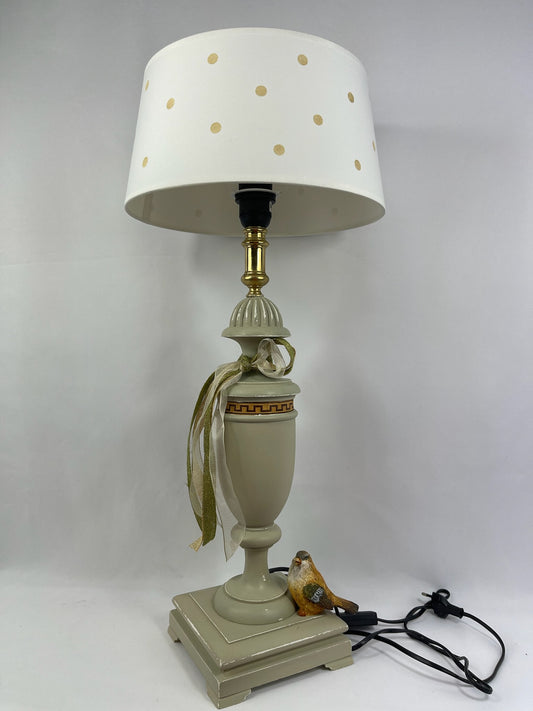 Lámpara Decorativa con Lunares Dorados y Figura de Ave
